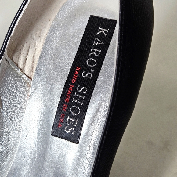 Karo's 5 inch Black Leather Classic Pumps. Size 10 - Picture 3 of 5